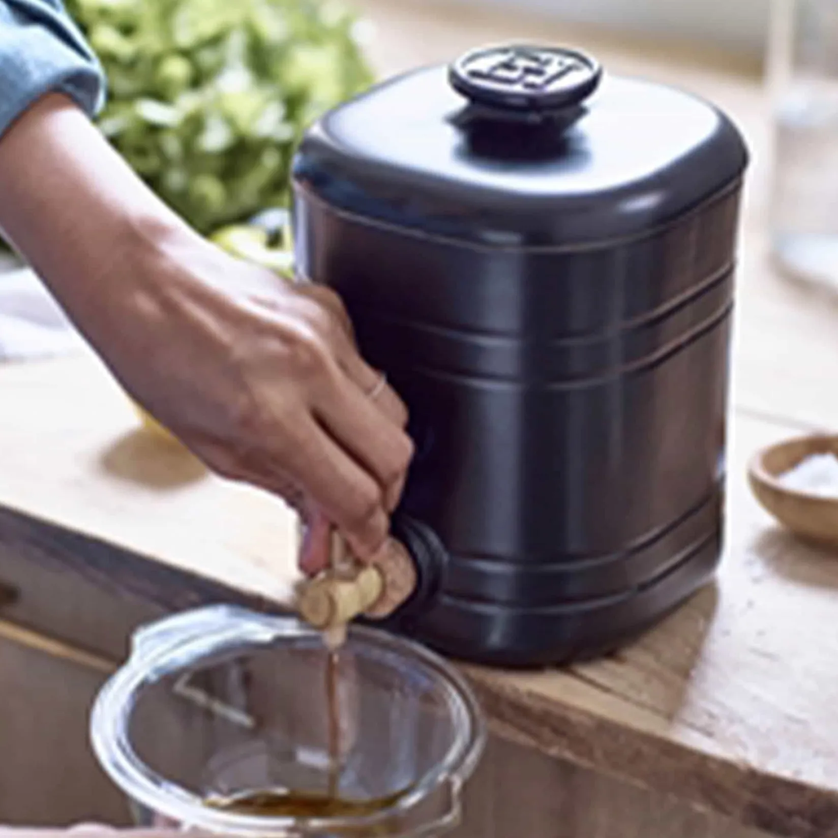 Emile Henry Pickling, Preserving & Fermenting Jars^Vinaigrier, 2 litre