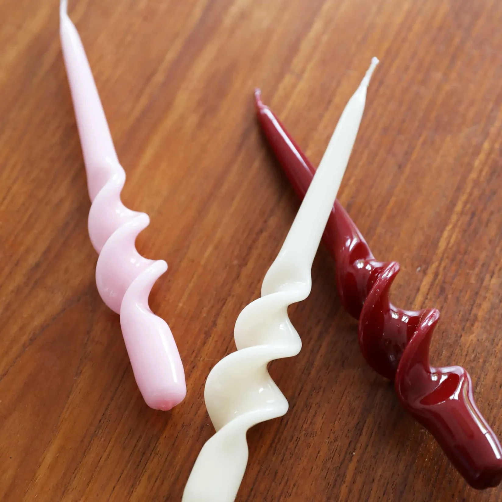 &Klevering Table Setting|Tableware Brands^Set of 3 Red and Purple Spiral Candles