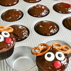 USA Pan American Ingredients|Baking Supplies & Equipment^12 Cup Muffin Pan